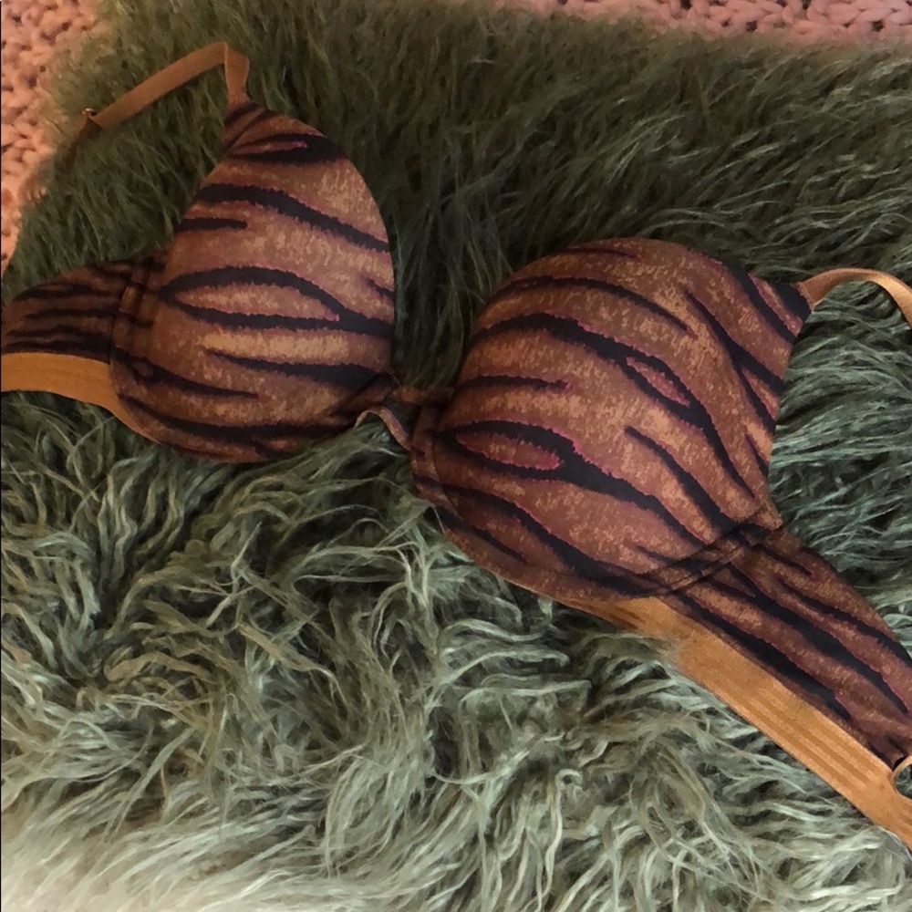 NWOT 32C savage x fenty animal print pink bra